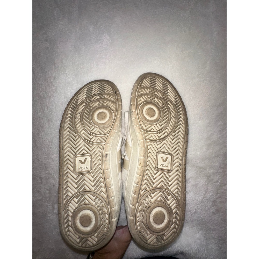 Veja Women's‎ Sneakers Size 38 Cream White Casual Shoes - Picture 3 of 5